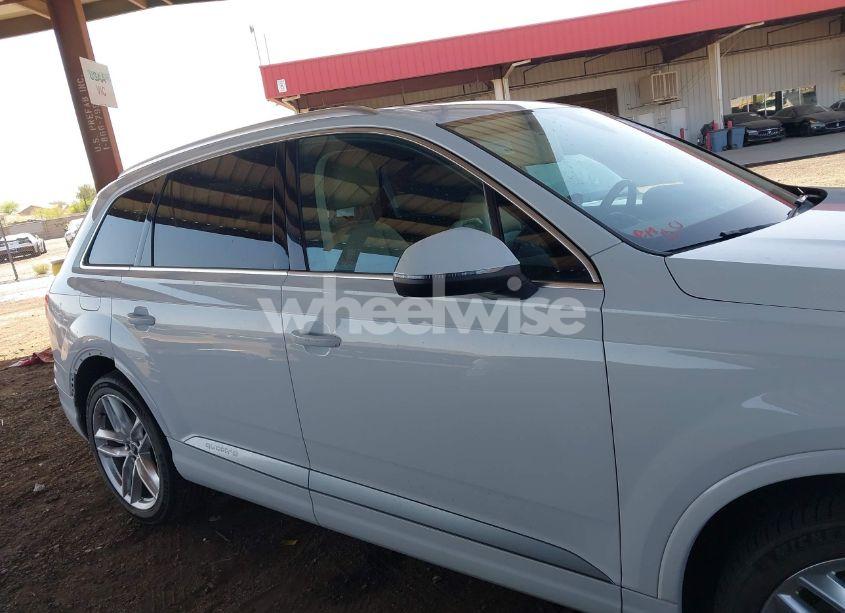 Photo 13 of 2018 Audi Q7 3.0T PREMIUM (VIN WA1VAAF70JD054013)
