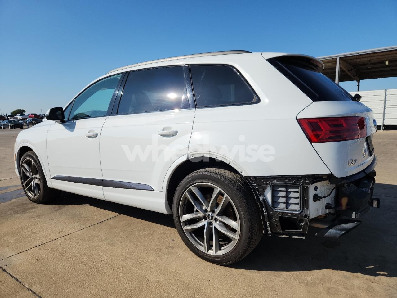 Photo 2 of 2018 AUDI Q7 PRESTIGE (VIN WA1VAAF71JD021943)