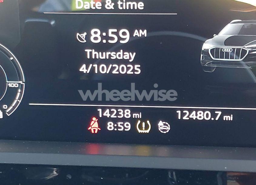 Photo 16 of 2019 Audi E-tron PREMIUM PLUS (VIN WA1VAAGE2KB021539)