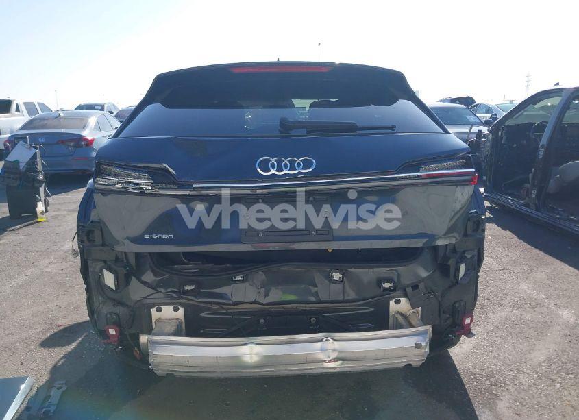 Photo 17 of 2019 Audi E-tron PREMIUM PLUS (VIN WA1VAAGE2KB021539)