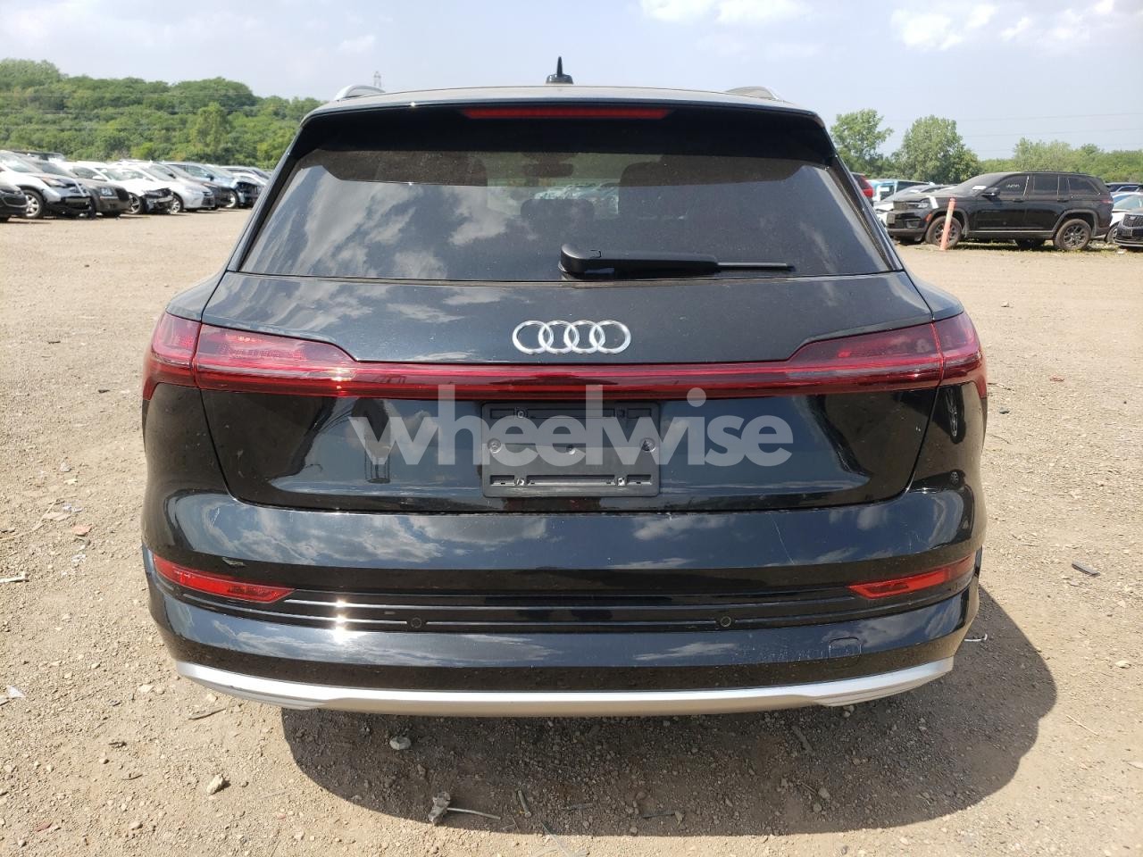 Photo 6 of 2019 AUDI E-TRON PRESTIGE (VIN WA1VABGE3KB020566)