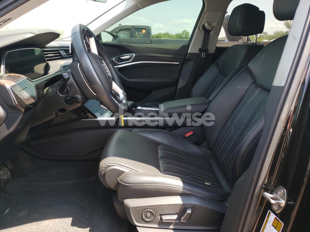 Photo 7 of 2019 AUDI E-TRON PRESTIGE (VIN WA1VABGE3KB020566)