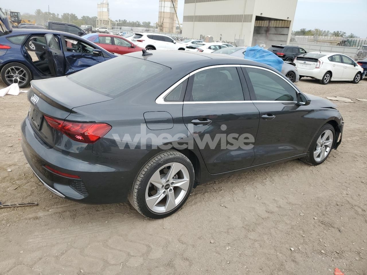 Photo 3 of 2022 AUDI A3 PREMIUM (VIN WAUAUDGY4NA102864)