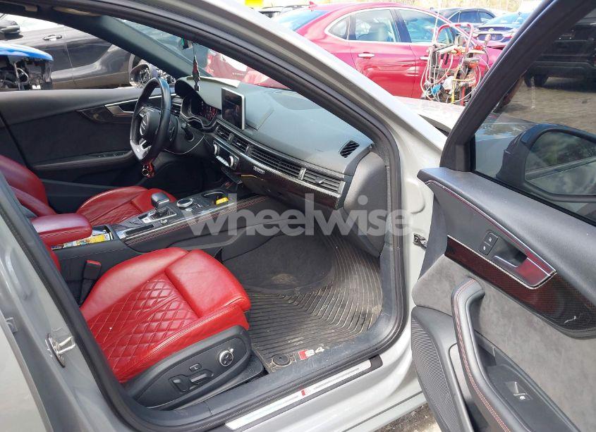 Photo 5 of 2019 Audi S4 3.0T PREMIUM (VIN WAUB4AF49KA003745)