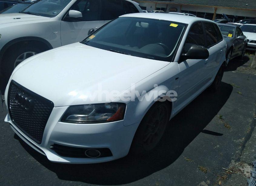 Photo 2 of 2010 Audi A3 2.0T PREMIUM (VIN WAUBEAFM3AA111029)