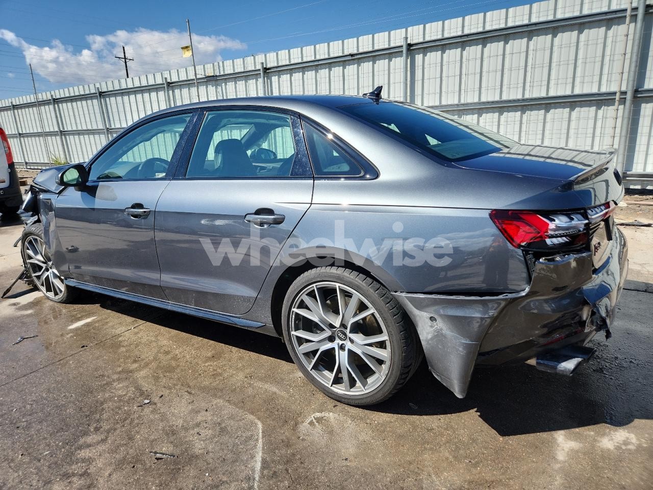 Photo 2 of 2023 AUDI S4 PRESTIGE (VIN WAUC4AF40PA062551)