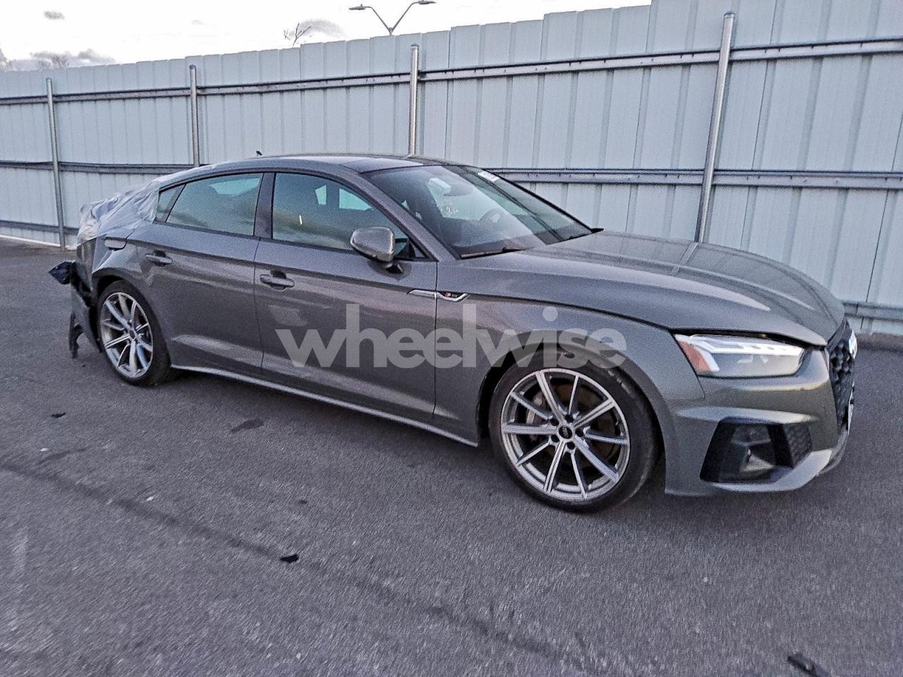 Photo 4 of 2025 AUDI A5 PREMIUM 45 (VIN WAUDACF55SA005207)