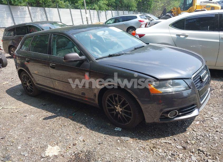 2013 Audi A3 2.0T PREMIUM (VIN WAUDFAFM0DA010637) main photo