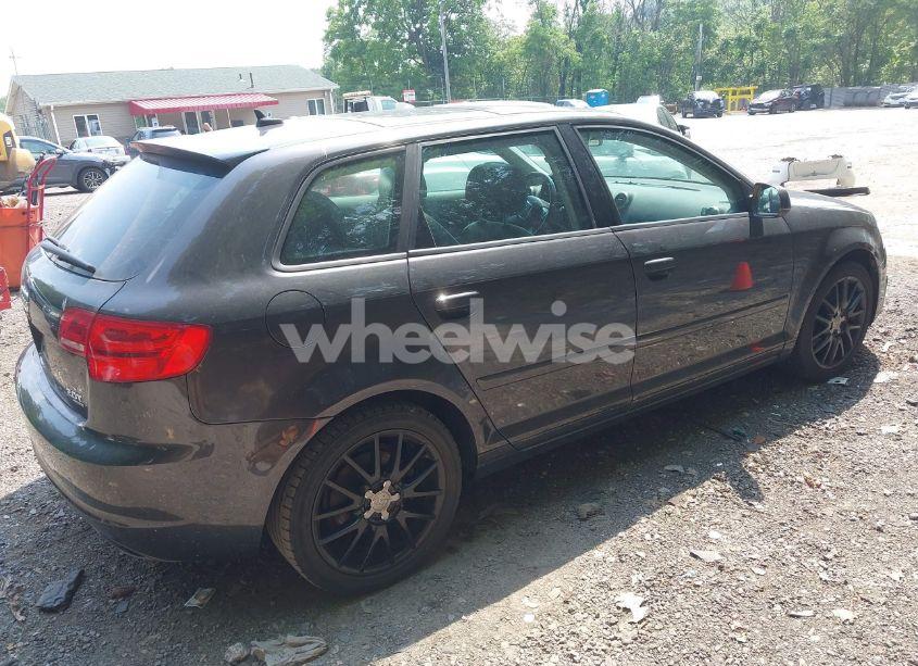 Photo 4 of 2013 Audi A3 2.0T PREMIUM (VIN WAUDFAFM0DA010637)