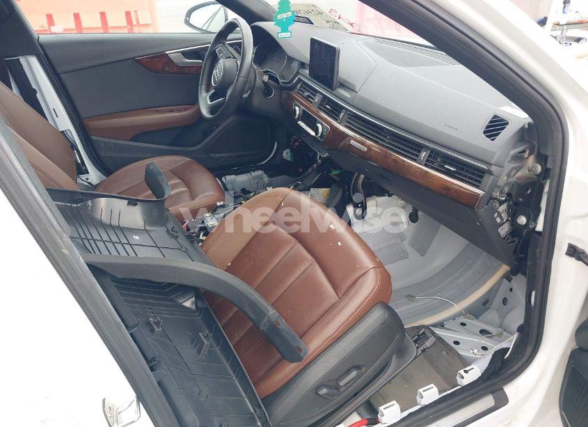 Photo 5 of 2018 Audi A4 2.0T PREMIUM/2.0T TECH PREMIUM (VIN WAUENAF42JN009940)