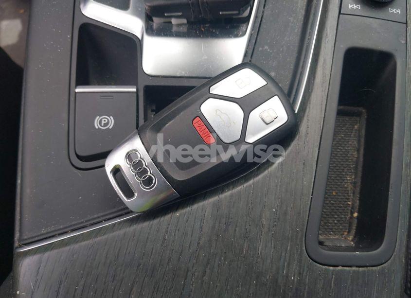 Photo 11 of 2018 Audi A4 2.0T PREMIUM/2.0T TECH PREMIUM (VIN WAUENAF46JA110860)