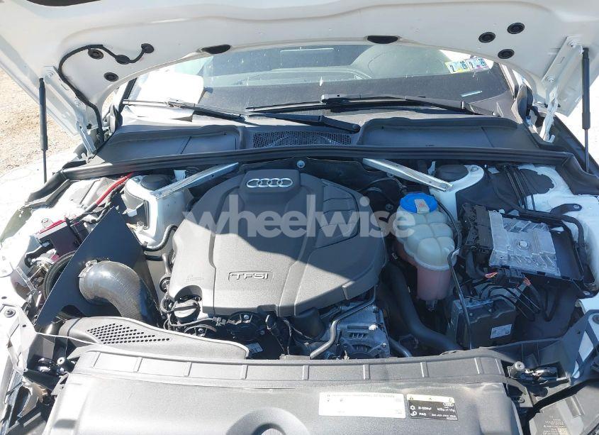 Photo 10 of 2018 Audi A4 2.0T TECH PREMIUM (VIN WAUENAF4XJA062635)