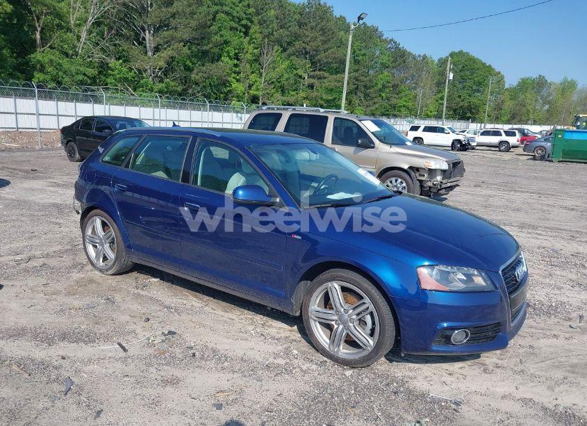 2013 Audi A3 2.0T PREMIUM (VIN WAUPEAFM1DA028533) main photo