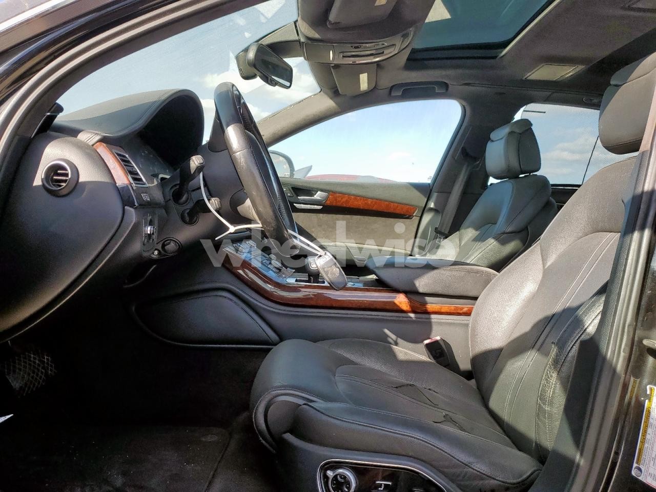 Photo 7 of 2012 AUDI A8 L QUATTRO (VIN WAURVAFDXCN017238)