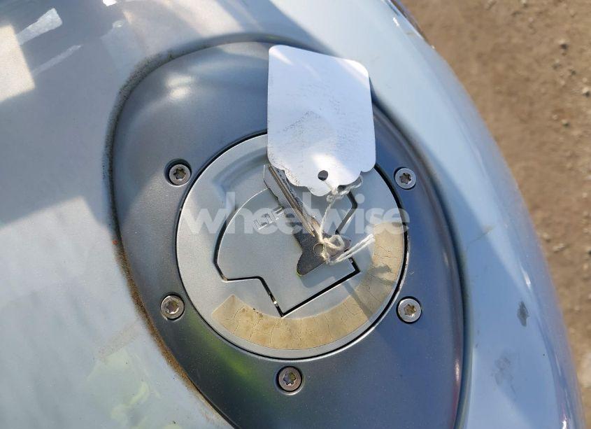 Photo 11 of 2000 Bmw R1200 C (VIN WB10434A4YZA64526)