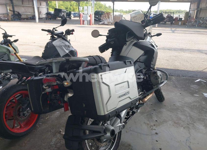 Photo 8 of 2010 Bmw R1200 GS (VIN WB1046000AZX50189)