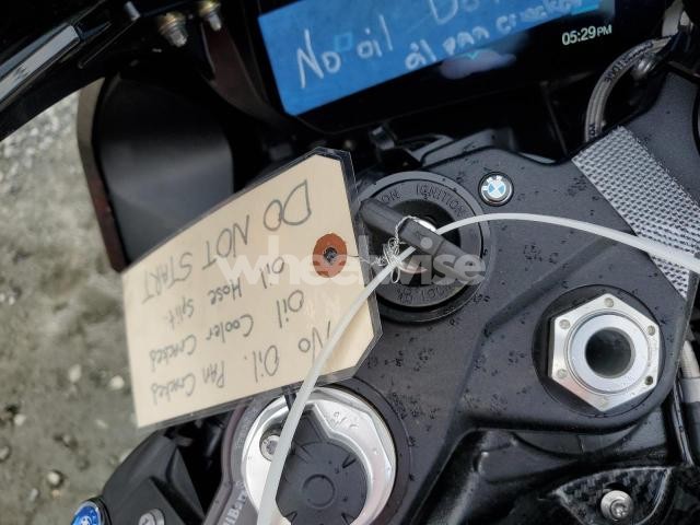 Photo 2 of 2024 BMW S 1000 RR (VIN WB10E6302R6J81951)