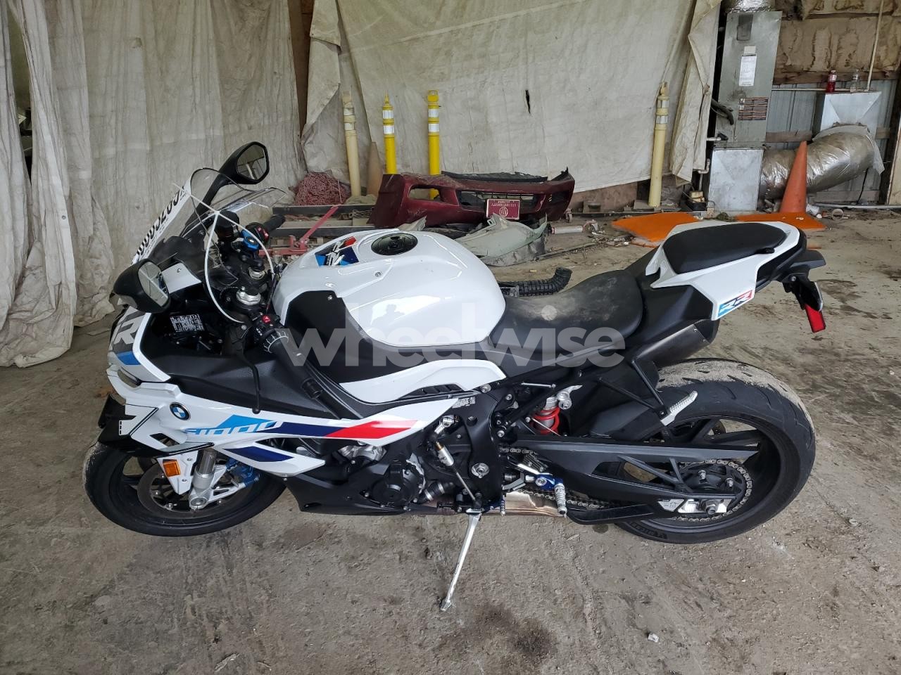 Photo 3 of 2024 BMW S 1000 RR (VIN WB10E6305R6J72998)