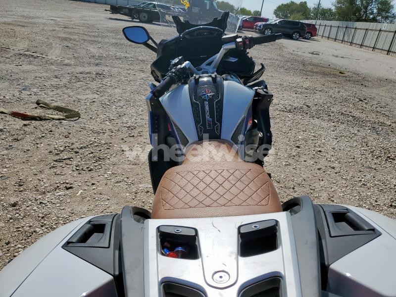 Photo 8 of 2024 BMW K1600 GT (VIN WB10F2303R6J47975)