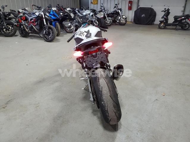 Photo 4 of 2025 BMW S 1000 RR (VIN WB10P2307S6L03812)