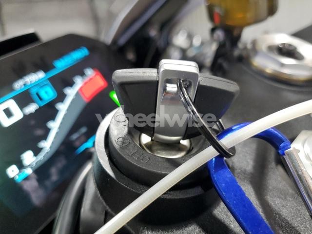 Photo 5 of 2025 BMW S 1000 RR (VIN WB10P2307S6L03812)