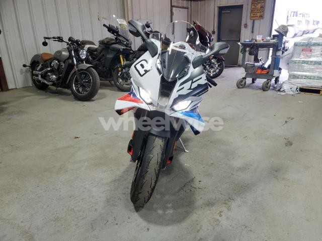 Photo 8 of 2025 BMW S 1000 RR (VIN WB10P2307S6L03812)