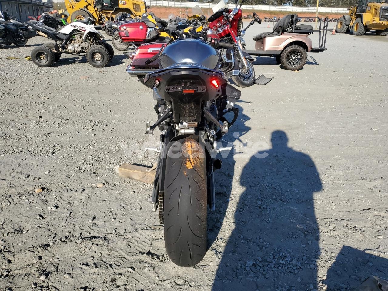 Photo 4 of 2025 BMW S 1000 RR (VIN WB10P2307S6M02386)