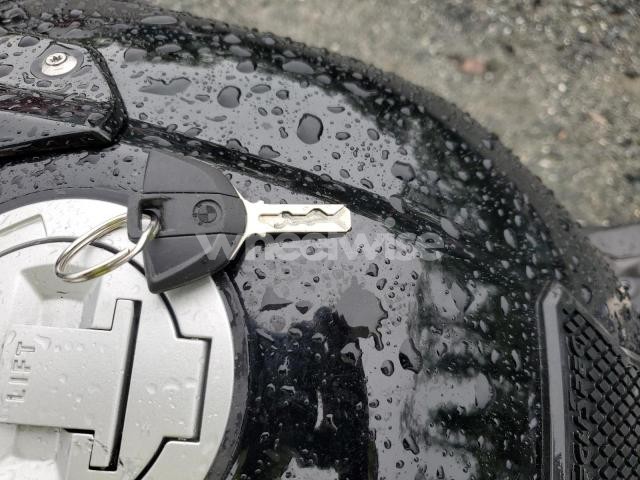 Photo 5 of 2025 BMW S 1000 RR (VIN WB10P2308S6L31926)