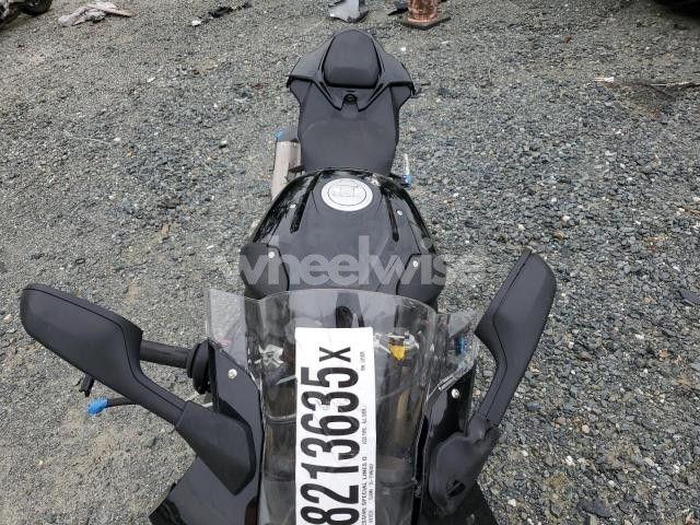 Photo 7 of 2025 BMW S 1000 RR (VIN WB10P2308S6L31926)