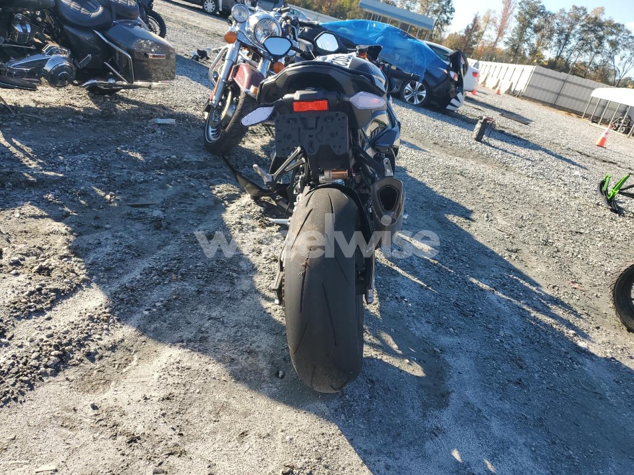 Photo 4 of 2025 BMW S 1000 RR (VIN WB10P230XS6L70906)