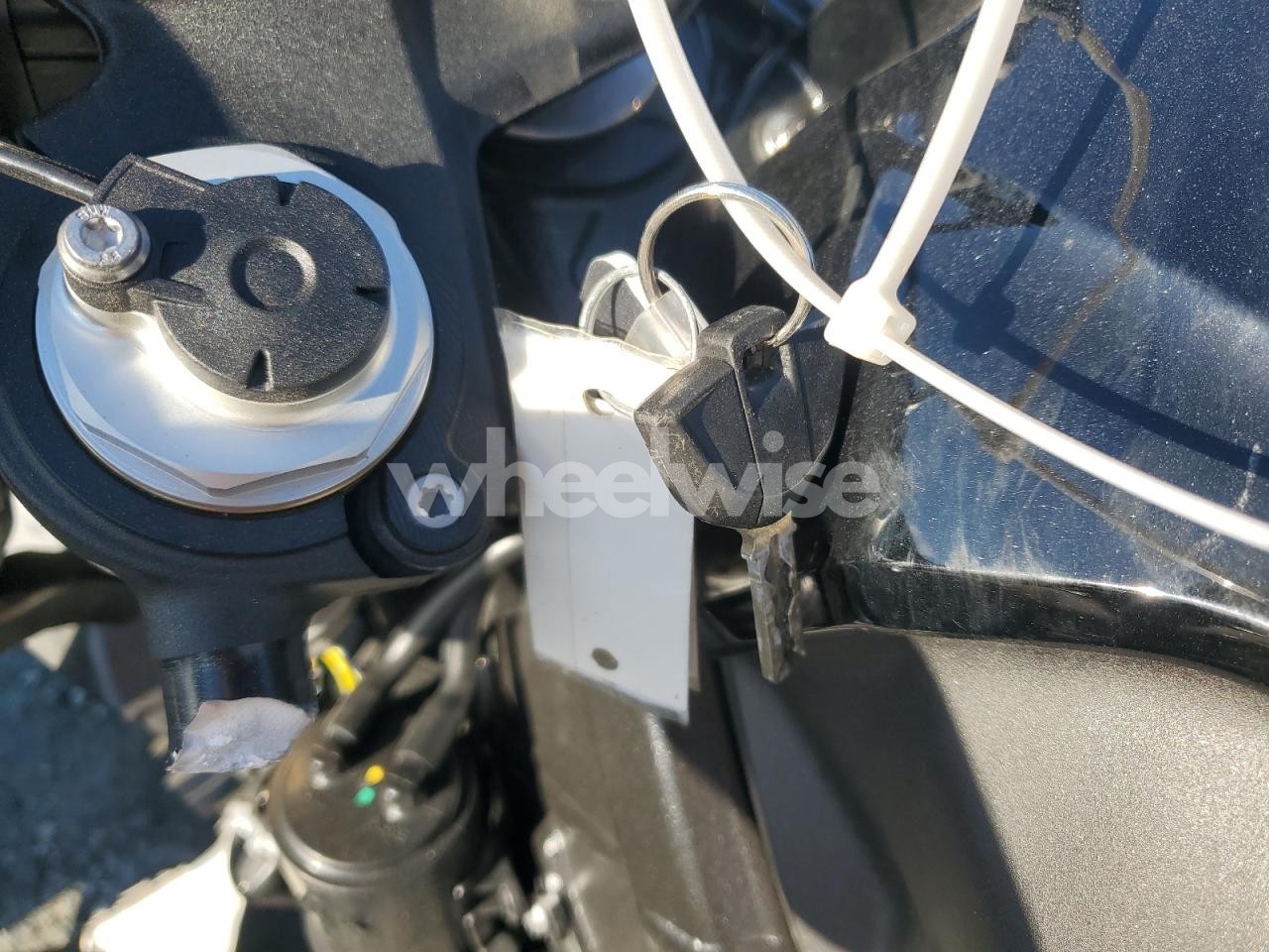 Photo 8 of 2025 BMW S 1000 RR (VIN WB10P230XS6L70906)