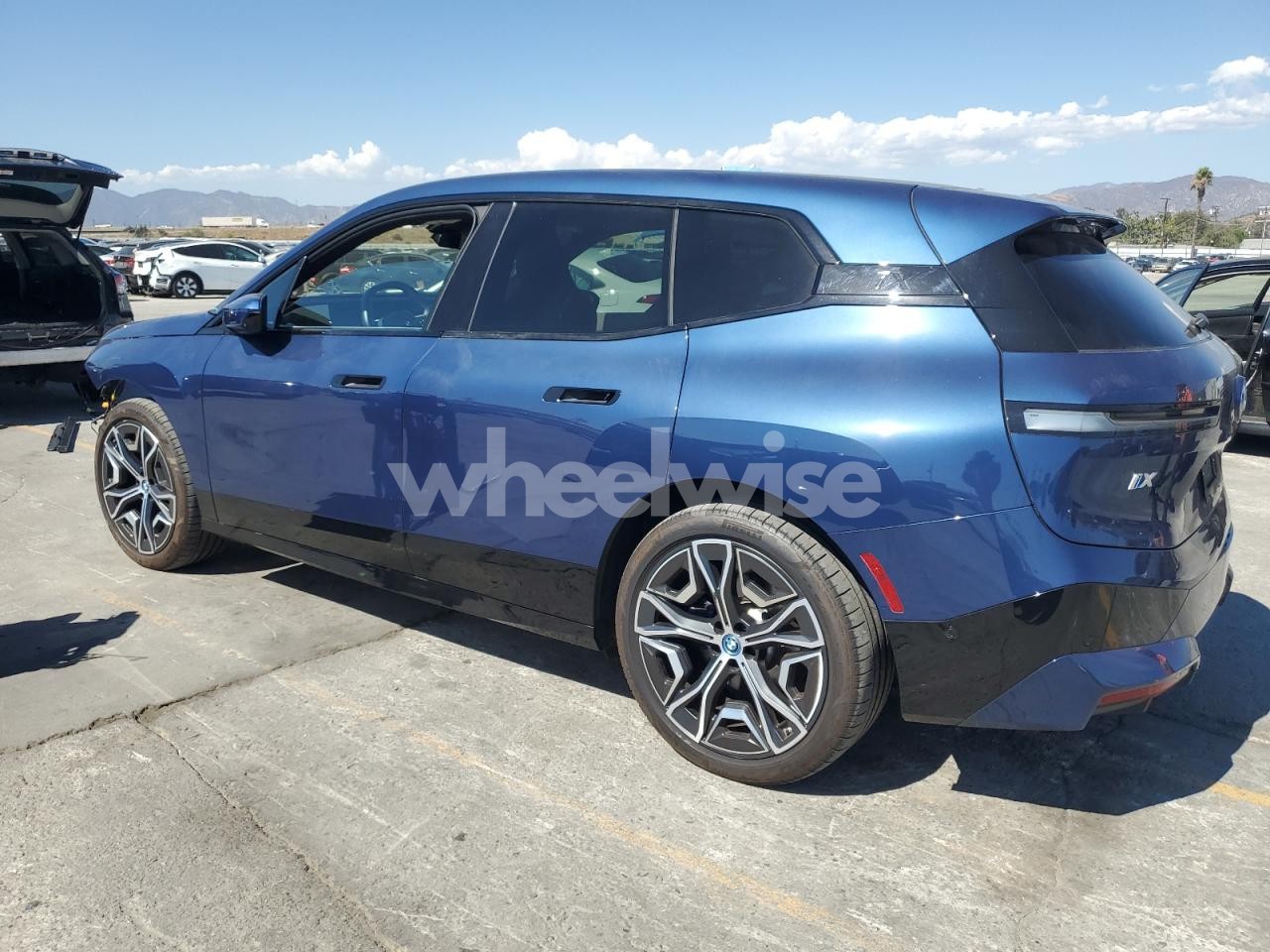 Photo 2 of 2025 BMW IX XDRIVE50 (VIN WB523CF0XSCS38055)