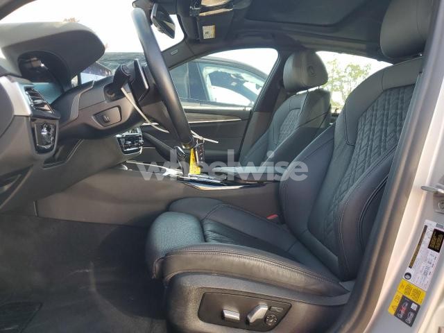 Photo 3 of 2021 BMW 530E (VIN WBA13AG07MCF22653)