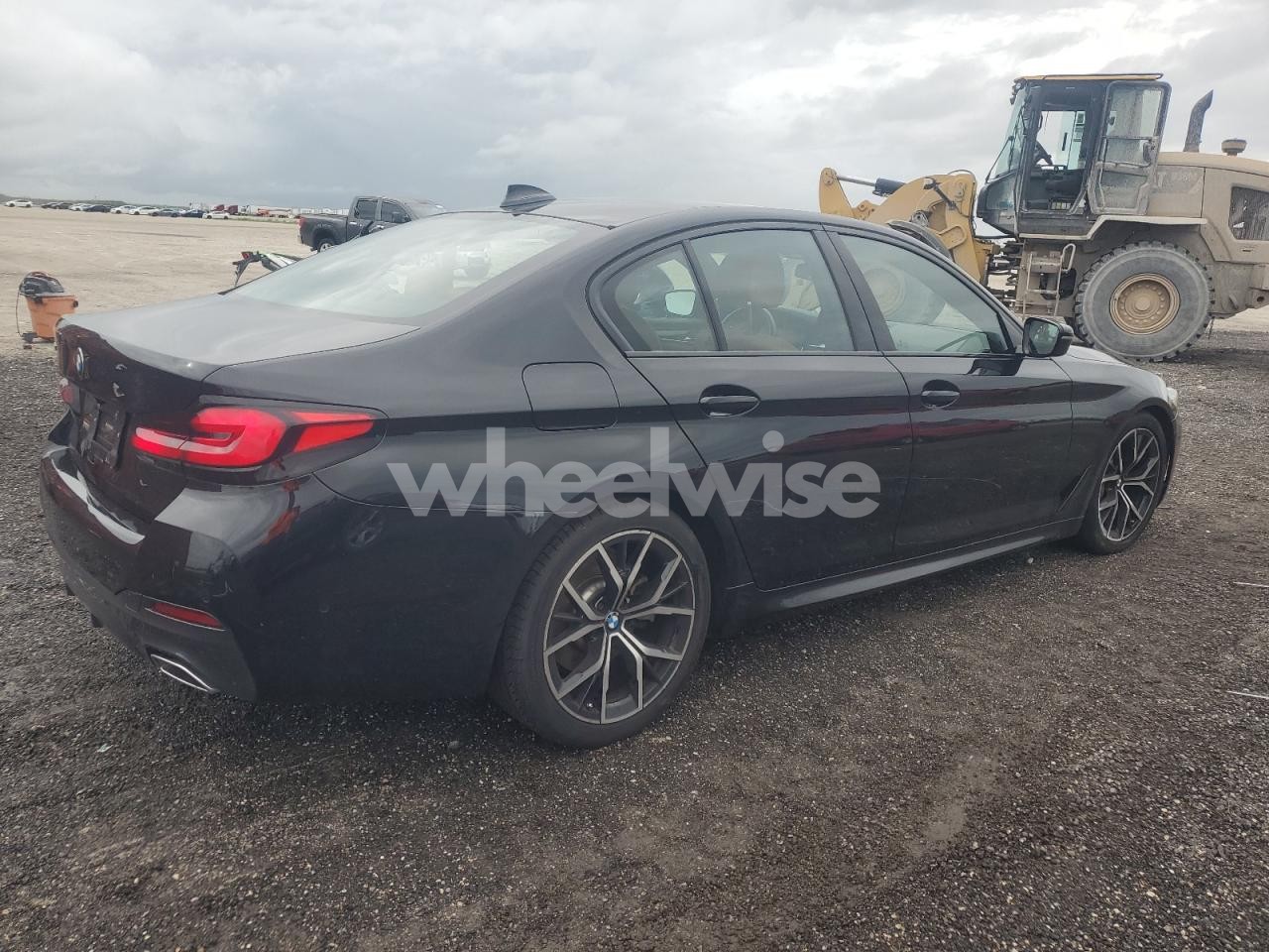 Photo 3 of 2021 BMW 530 XI (VIN WBA13BJ04MWX11657)