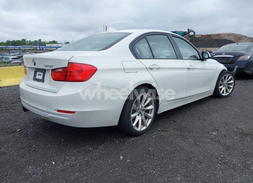 Photo 4 of 2012 Bmw 328i (VIN WBA3A5C57CF341151)