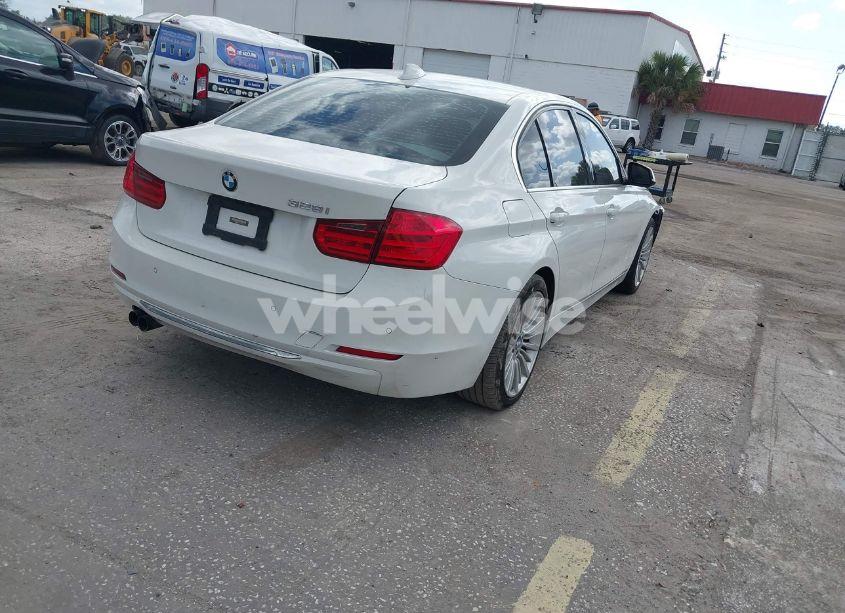 Photo 4 of 2012 Bmw 328i (VIN WBA3A5C57CF347953)