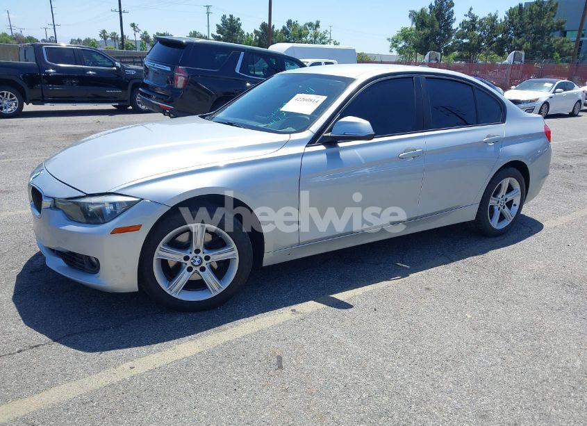 Photo 2 of 2012 Bmw 328i (VIN WBA3A5C58CF341112)