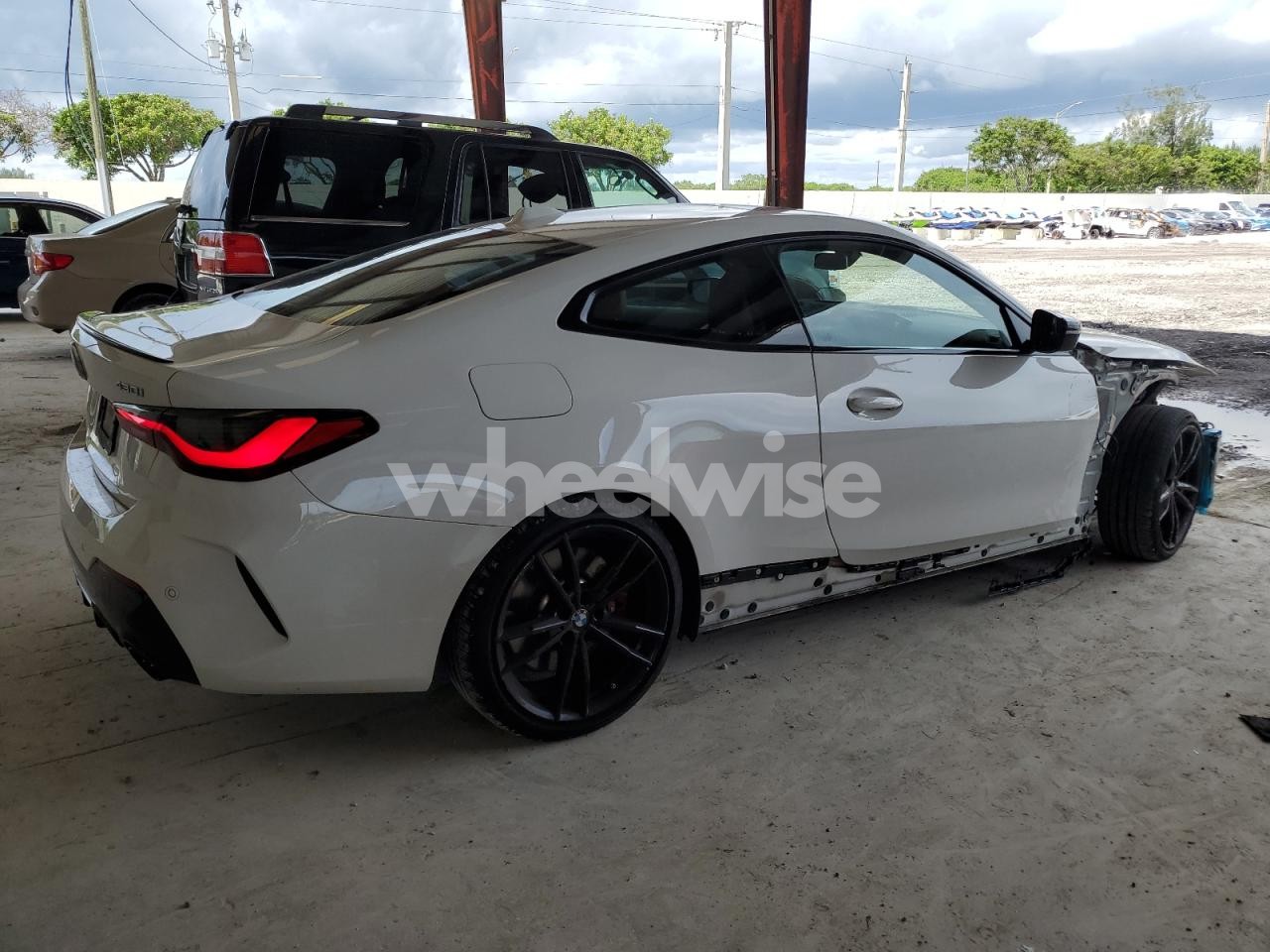 Photo 3 of 2024 BMW 430I (VIN WBA53AP07RCN20570)