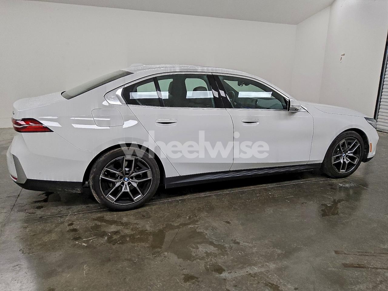 Photo 3 of 2026 BMW 530 XI (VIN WBA53FJ06TCW03923)