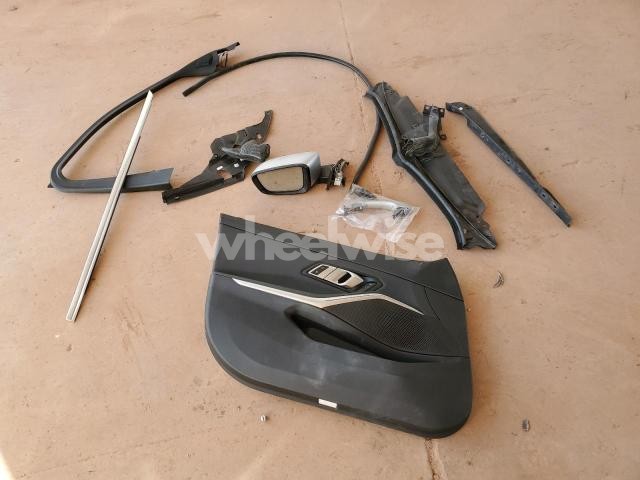 Photo 6 of 2019 BMW 330I (VIN WBA5R1C5XKAK11662)