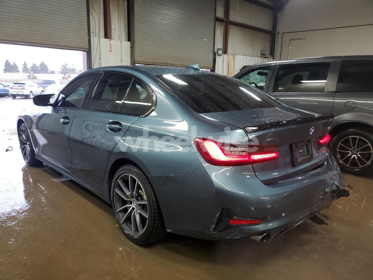 Photo 2 of 2019 BMW 330XI (VIN WBA5R7C53KAJ85084)