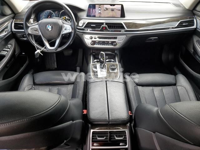 Photo 2 of 2017 BMW 740 I (VIN WBA7E2C52HG739390)