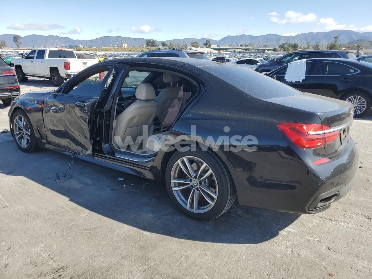 Photo 2 of 2016 BMW 740 I (VIN WBA7E2C5XGG547424)