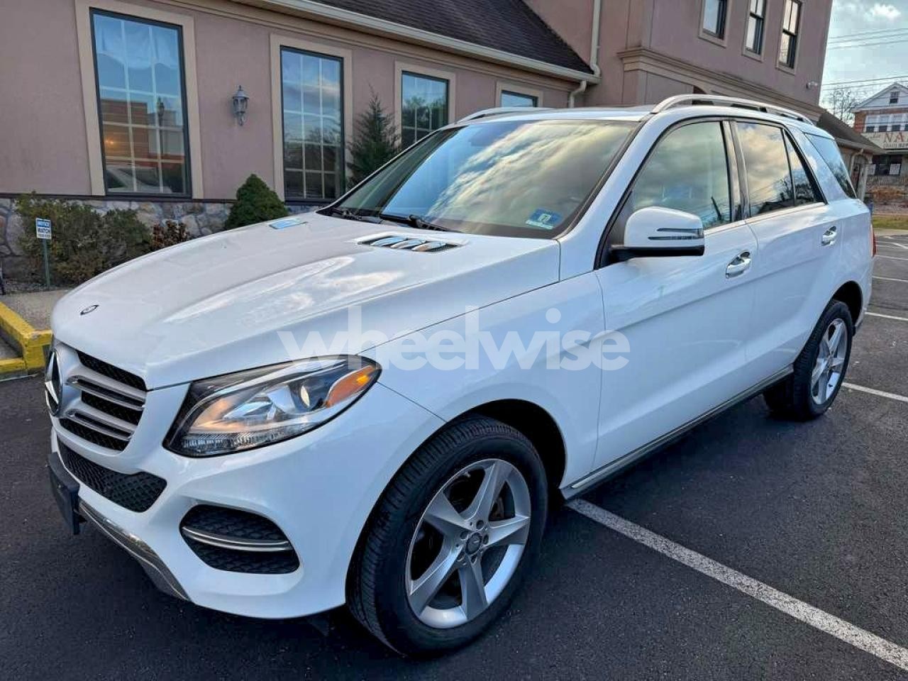 2016 MERCEDES-BENZ GLE 350 4MATIC (VIN WBA7F2C50HG421538) main photo