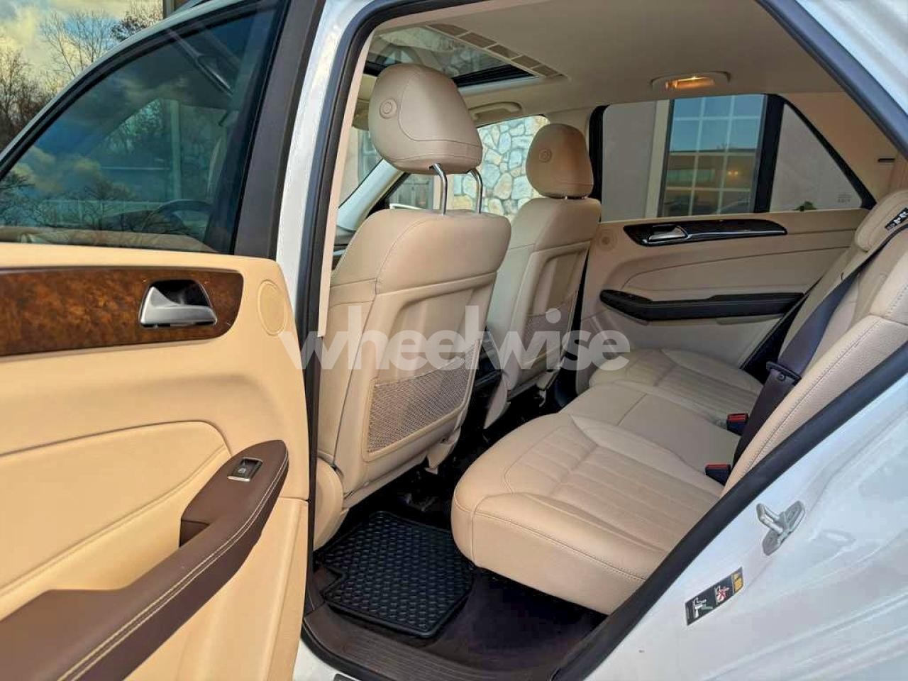 Photo 10 of 2016 MERCEDES-BENZ GLE 350 4MATIC (VIN WBA7F2C50HG421538)