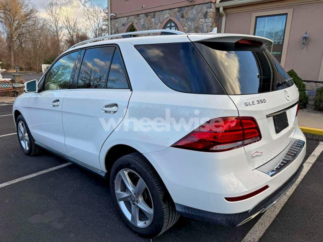 Photo 2 of 2016 MERCEDES-BENZ GLE 350 4MATIC (VIN WBA7F2C50HG421538)