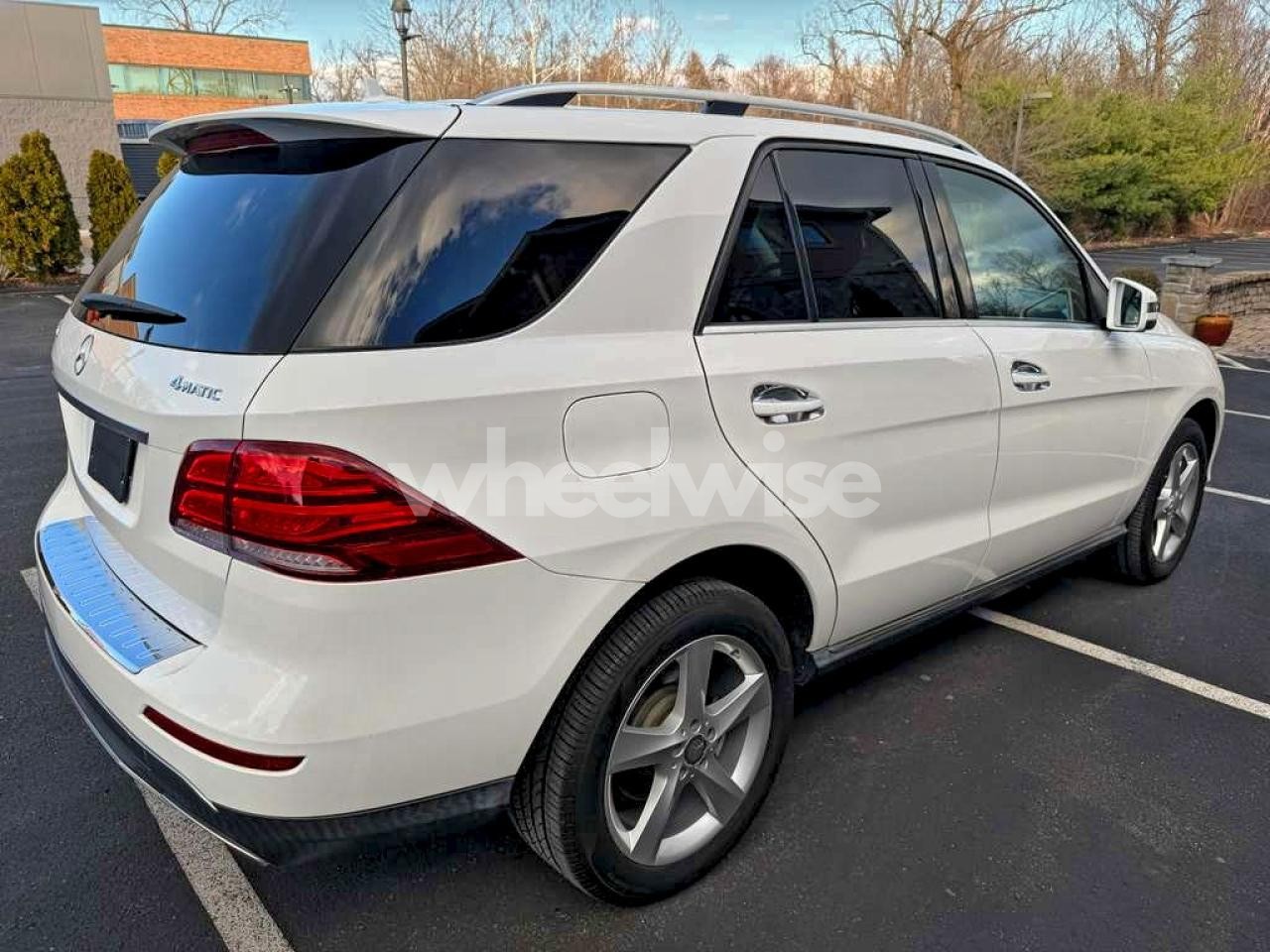 Photo 3 of 2016 MERCEDES-BENZ GLE 350 4MATIC (VIN WBA7F2C50HG421538)