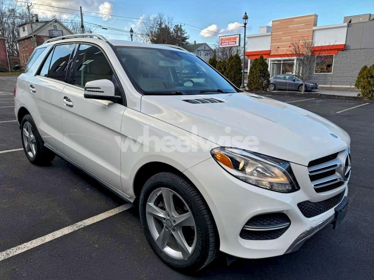 Photo 4 of 2016 MERCEDES-BENZ GLE 350 4MATIC (VIN WBA7F2C50HG421538)
