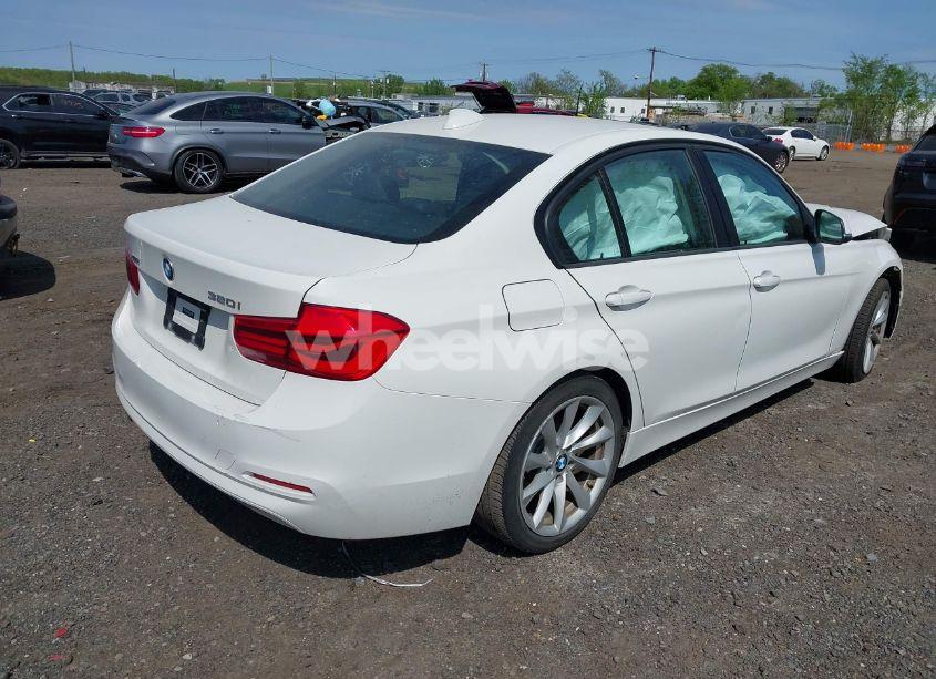 Photo 4 of 2018 Bmw 320i XDRIVE (VIN WBA8A3C5XJA505321)