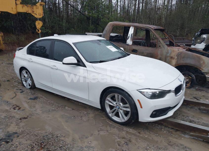 2017 Bmw 320i (VIN WBA8E1G34HNU15814) main photo